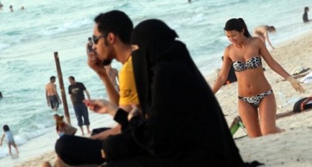 Dubai tháng 5,6,7: THƯỞNG THỨC CAFE BĂNG CAO CẤP