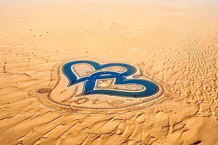 Hồ Nhân Tạo Độc Đáo Trong Sa Mạc - Dubai Mới Lạ và Hấp Dẫn