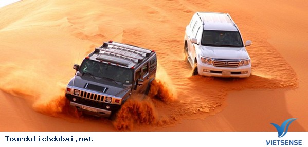 Trải nghiệm lướt cát bằng ô tô trên sa mạc DuBai - Ảnh 2