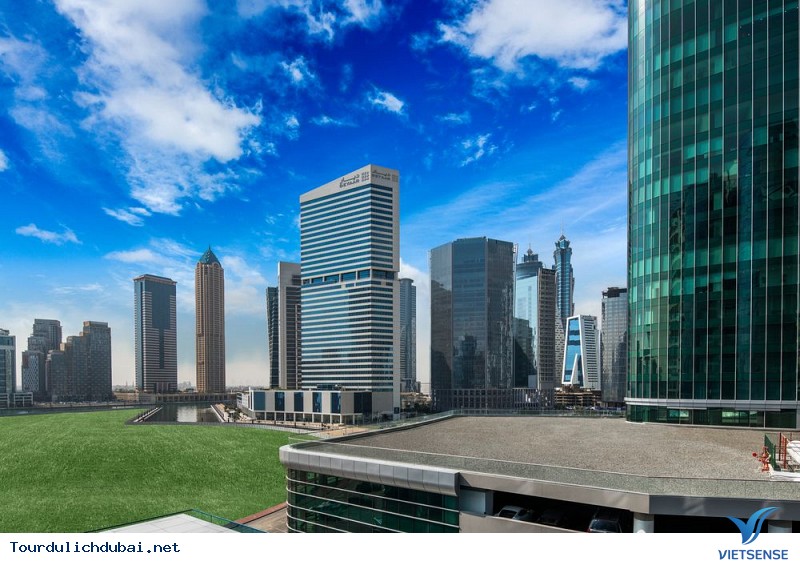 Bất Ngờ Với Khách Sạn Ở Dubai Cấm Nhân Viên Lịch Sự Với Khách - Ảnh 1 Bất Ngờ Với Khách Sạn Ở Dubai Cấm Nhân Viên Lịch Sự Với Khách - Ảnh 1