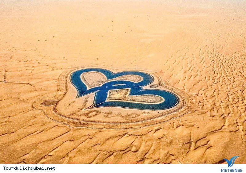 Hồ Nhân Tạo Độc Đáo Trong Sa Mạc - Ảnh 2 Hồ Nhân Tạo Độc Đáo Trong Sa Mạc - Ảnh 2