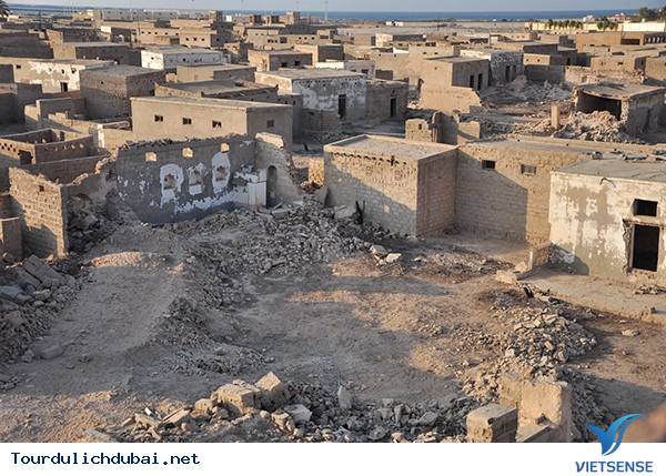 Làng Đảo đỏ bị bỏ hoang