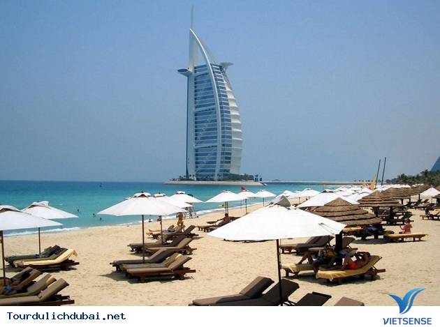 Tận hưởng cảm giác thư thái hiếm có trên bãi biển tuyệt vời ở Dubai - Ảnh 1