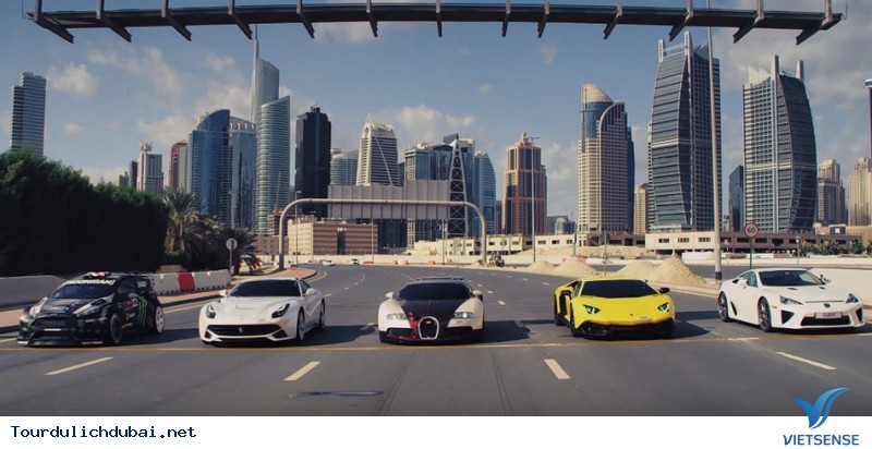 Khám phá Dubai trên những siêu xe - Ảnh 2