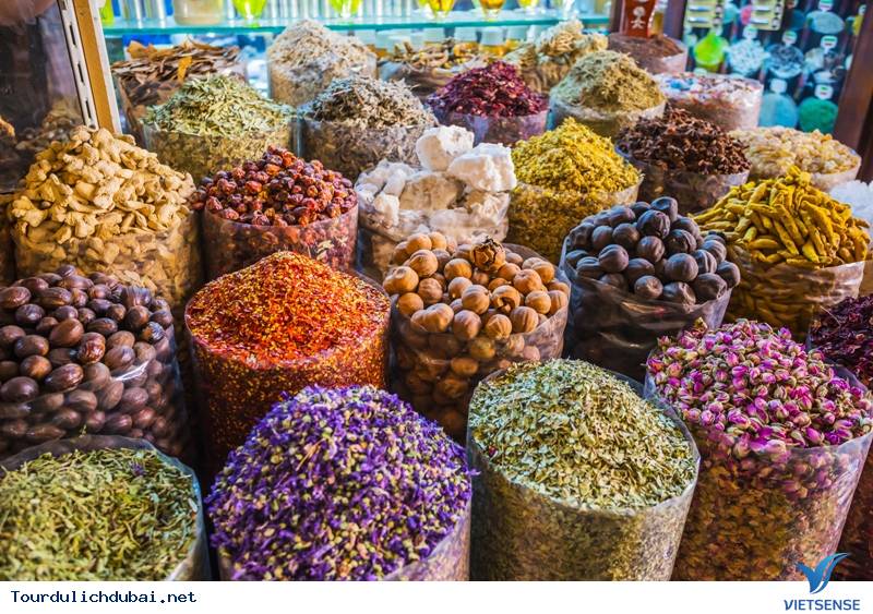 Tới phố cổ Dubai thưởng thức ẩm thực - Ảnh 1 Tới phố cổ Dubai thưởng thức ẩm thực - Ảnh 1