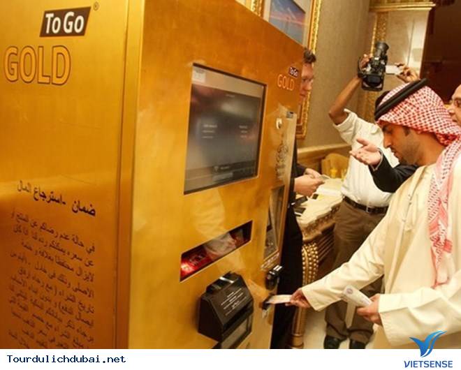 Có cả máy bán vàng miếng