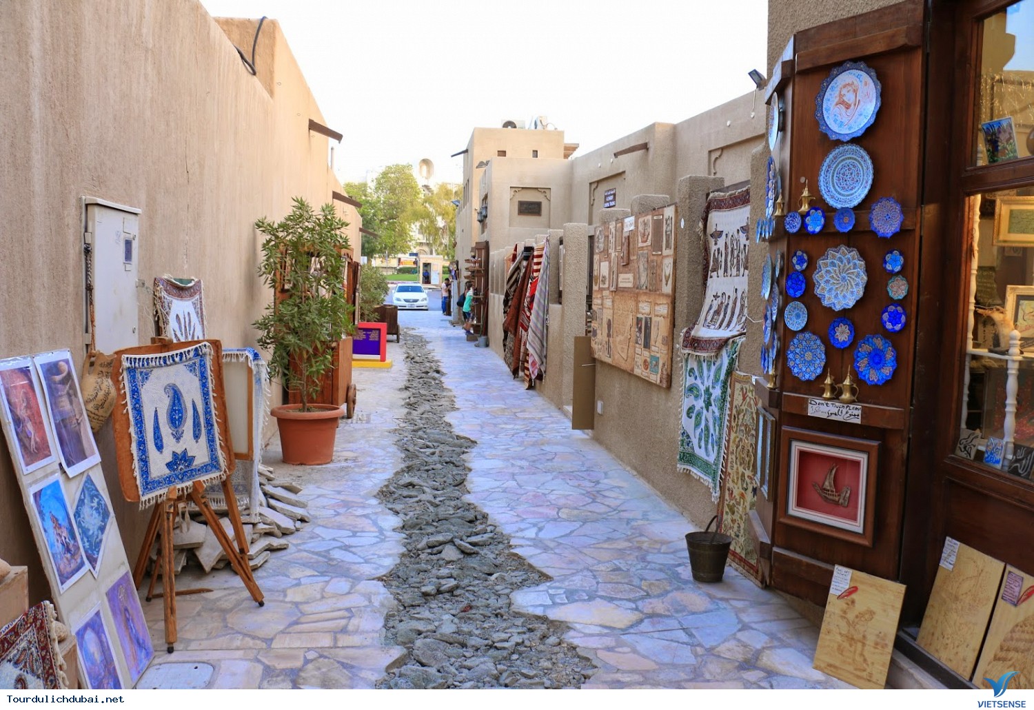 Dạo chơi khu phố cổ xưa giữa lòng Dubai hào nhoáng - Ảnh 2 Dạo chơi khu phố cổ xưa giữa lòng Dubai hào nhoáng - Ảnh 2