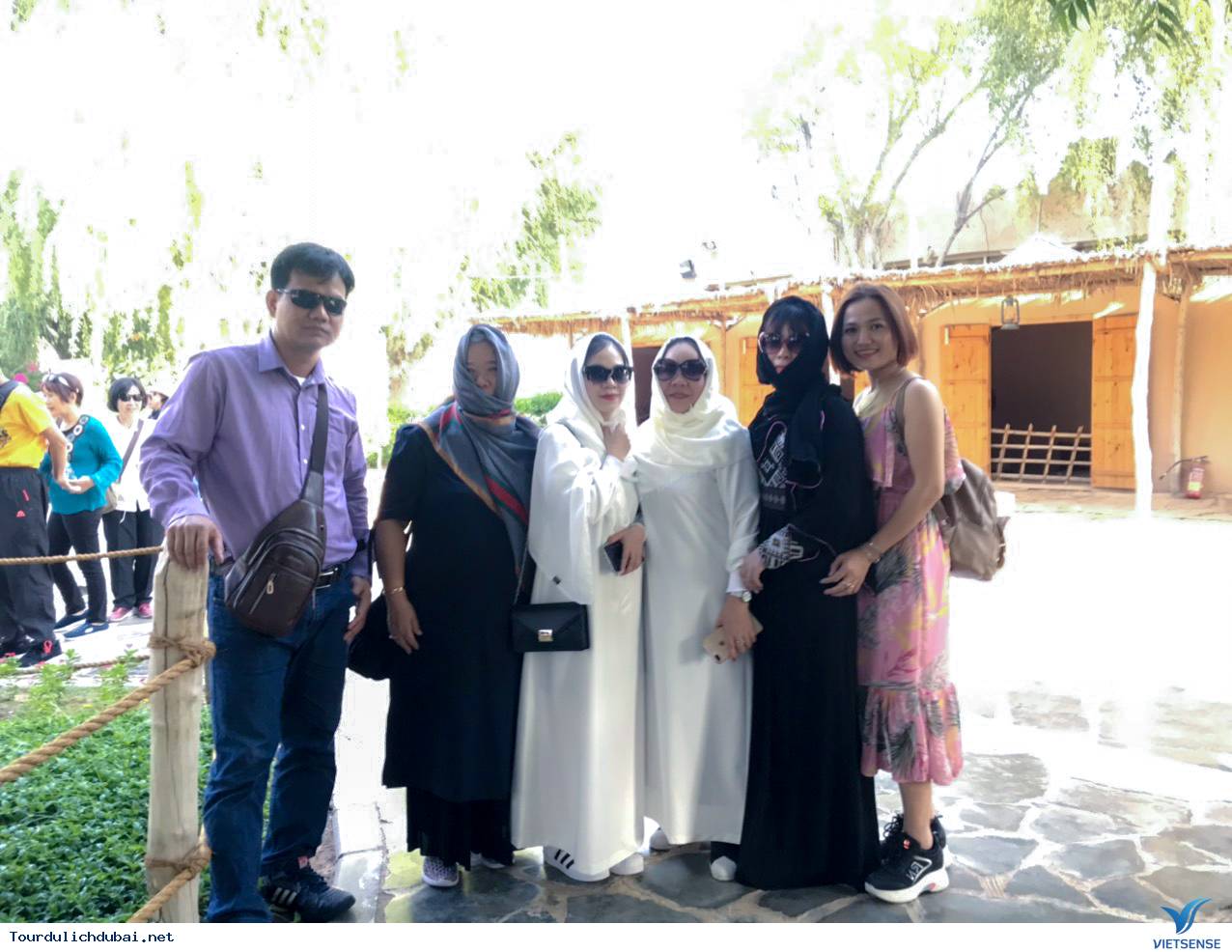 Đoàn Khách Ghép Hành Trình 6-11/11 - Ảnh 3 Đoàn Khách Ghép Hành Trình 6-11/11 - Ảnh 3