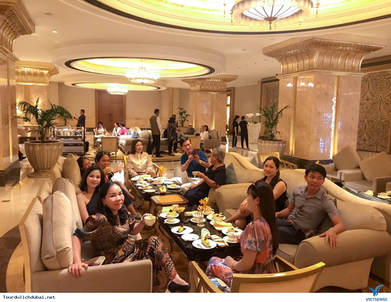 Đoàn Khách Ghép Hành Trình 6-11/11 - Ảnh 5 Đoàn Khách Ghép Hành Trình 6-11/11 - Ảnh 5