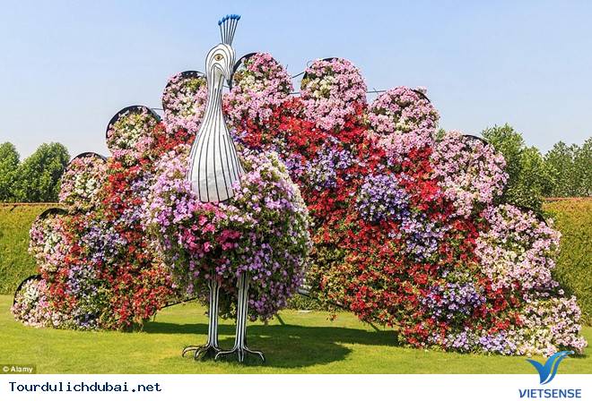 Dubai nơi tiền bốc hơi nhanh nhất thế giới - Ảnh 4 Dubai nơi tiền bốc hơi nhanh nhất thế giới - Ảnh 4