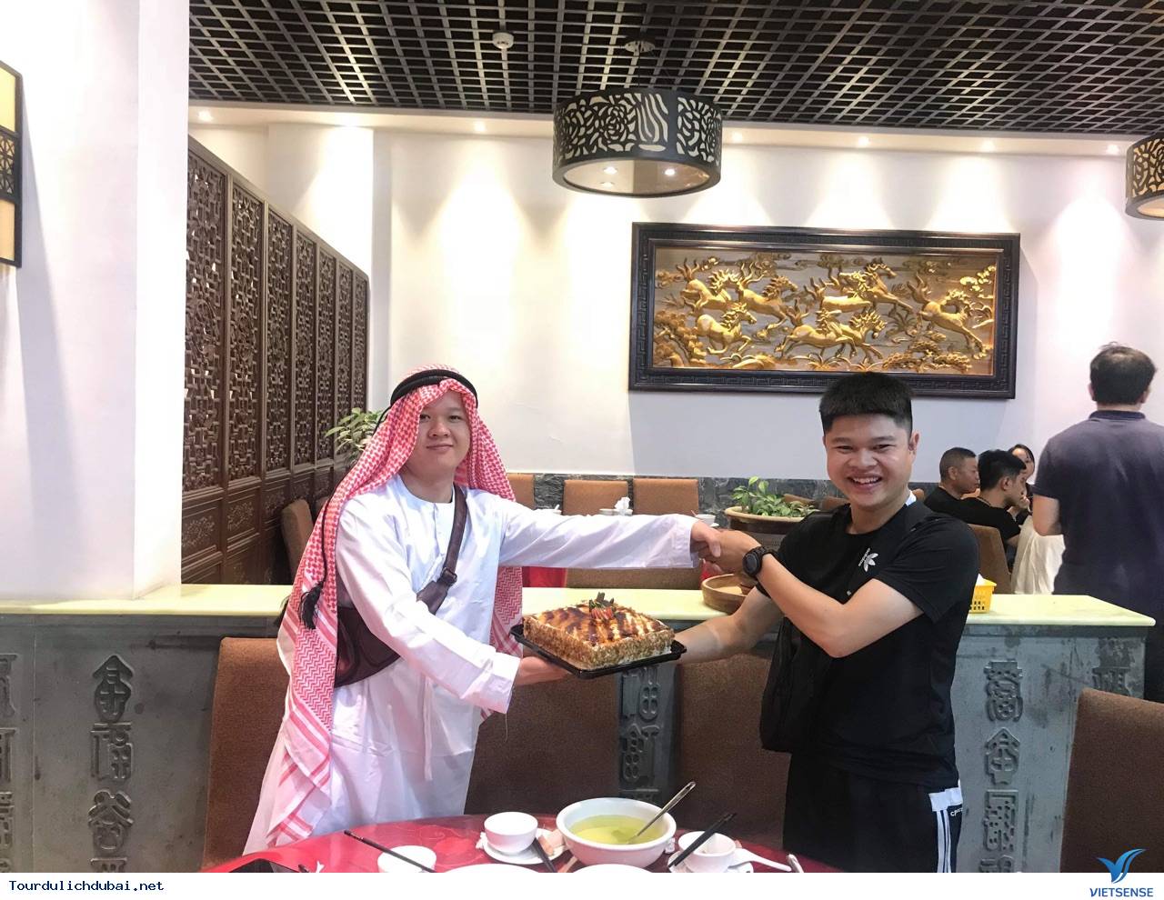 Hình ảnh đoàn Dubai 31/10 - 5/11 - Ảnh 5 Hình ảnh đoàn Dubai 31/10 - 5/11 - Ảnh 5