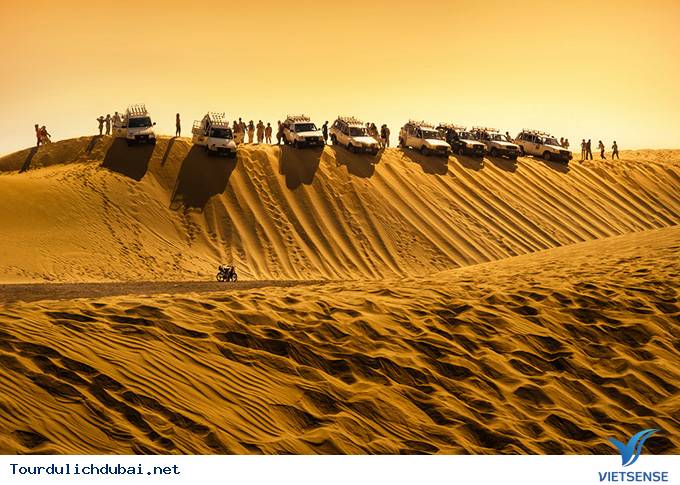 Khám Phá Hành Trình Cho Bữa Ăn Tối Trên Sa Mạc Safari - Ảnh 1 Khám Phá Hành Trình Cho Bữa Ăn Tối Trên Sa Mạc Safari - Ảnh 1