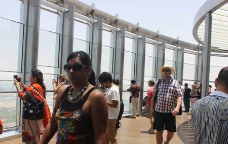 Khám Phá Tòa Nhà Cao Nhất Thế Giới Burj Khalifa - Ảnh 6 Khám Phá Tòa Nhà Cao Nhất Thế Giới Burj Khalifa - Ảnh 6