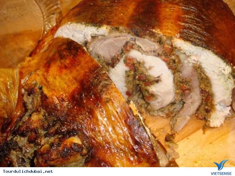 Lạc đà nhồi thịt – ngon độc lạ chỉ có ở Dubai - Ảnh 1