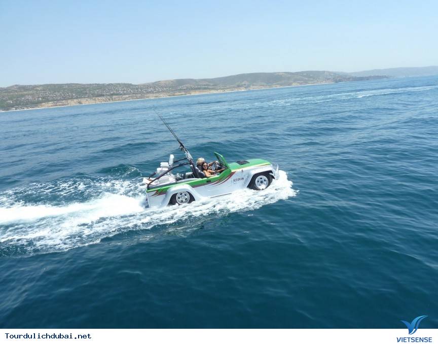 Lái xe theo phong cách James Bond