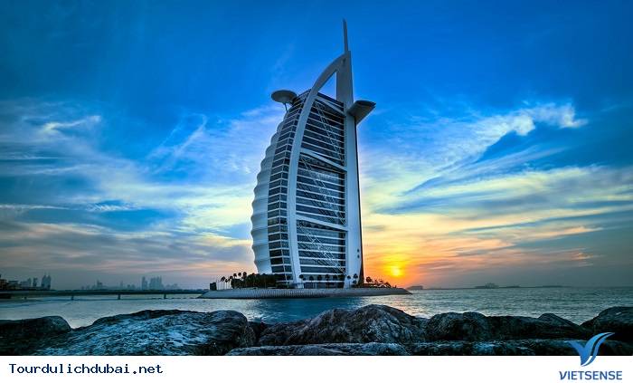 Qua đêm ở khách sạn Burj Al Arab
