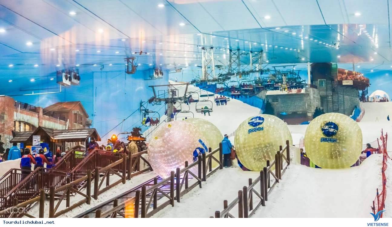 Ở Dubai có cả 1 khu nghỉ dưỡng trượt tuyết Ở Dubai có cả 1 khu nghỉ dưỡng trượt tuyết