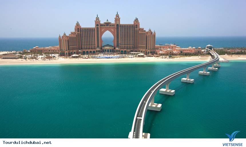 Tết ‘’lạ lùng’’ trên thành phố Dubai - Ảnh 3 Tết ‘’lạ lùng’’ trên thành phố Dubai - Ảnh 3