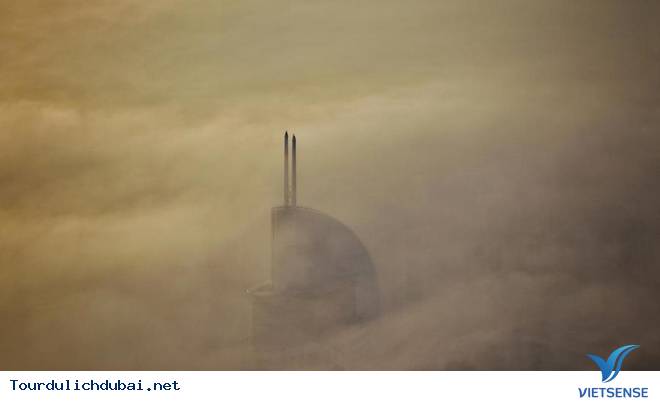 Thưởng ngoạn sương mù huyền ảo trên tòa nhà chọc trời ở Dubai - Ảnh 4 Thưởng ngoạn sương mù huyền ảo trên tòa nhà chọc trời ở Dubai - Ảnh 4